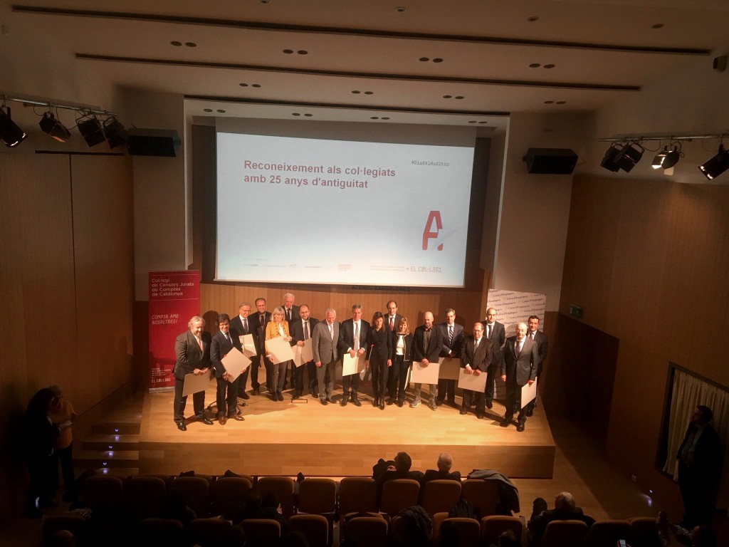 Entrega de premis a col·legiats amb 25 anys d'antiguitat